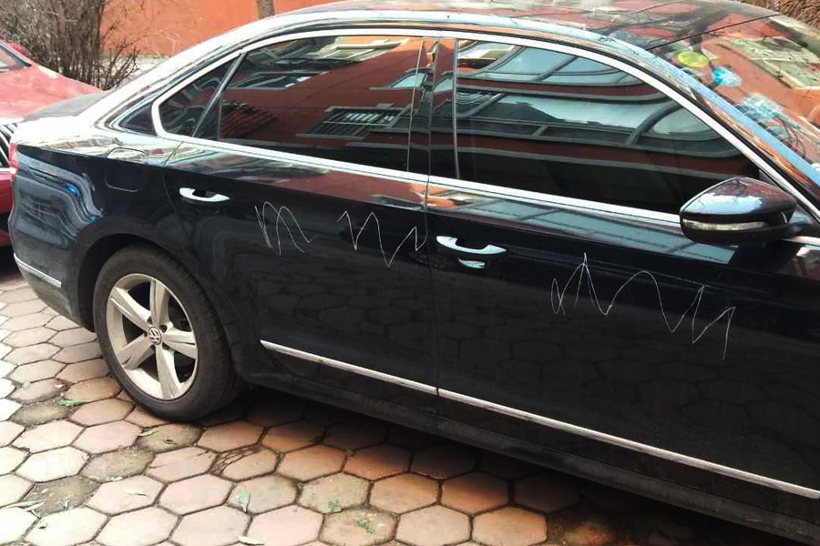 物業(yè)費不等于保管費，業(yè)主車輛被劃，找物業(yè)索賠被駁回！