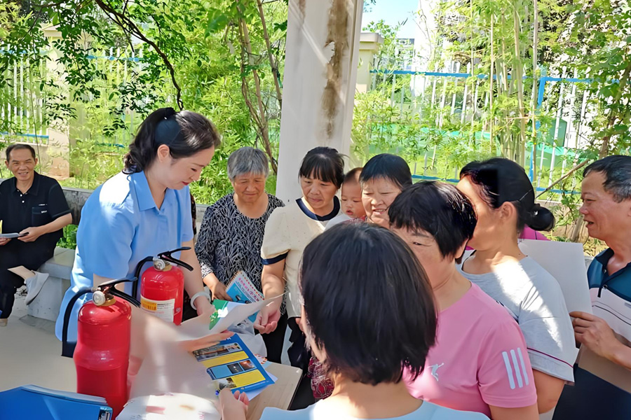 筑牢安全防線(xiàn)！正誠(chéng)智服“安全宣傳咨詢(xún)?nèi)铡?   活動(dòng)守護(hù)萬(wàn)家平安